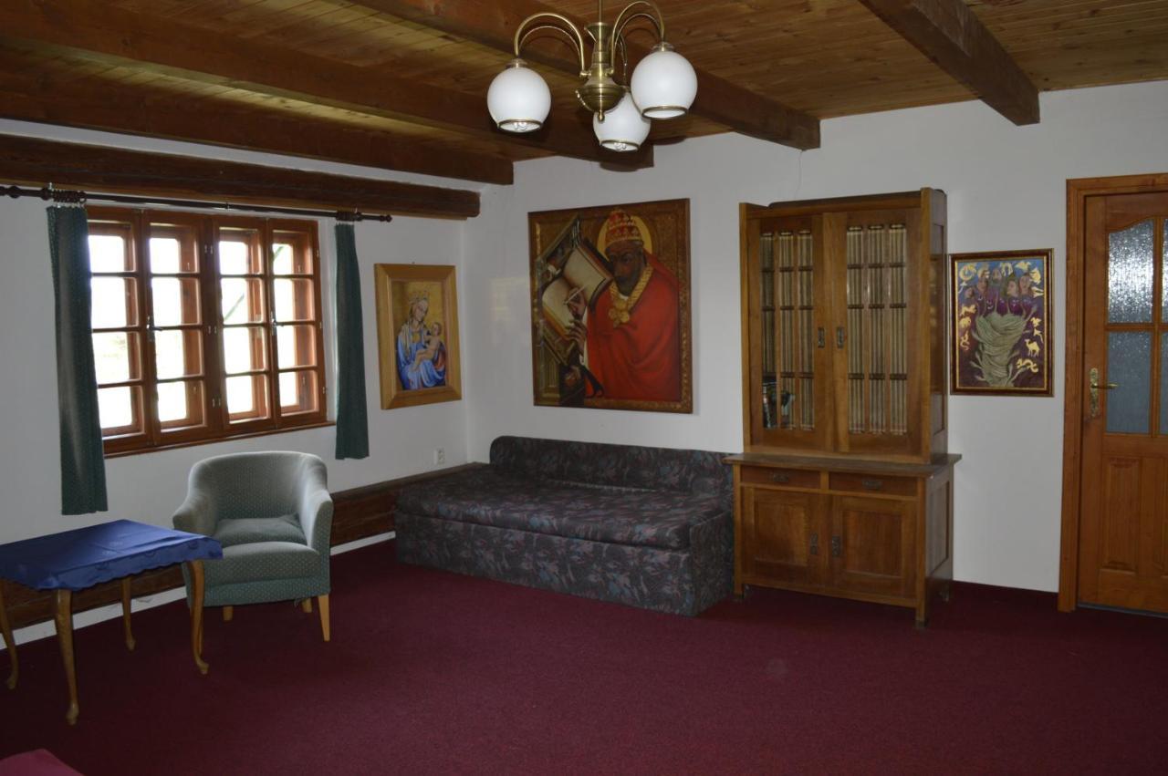 Penzion Medvedi Paseka Nová Bystřice エクステリア 写真