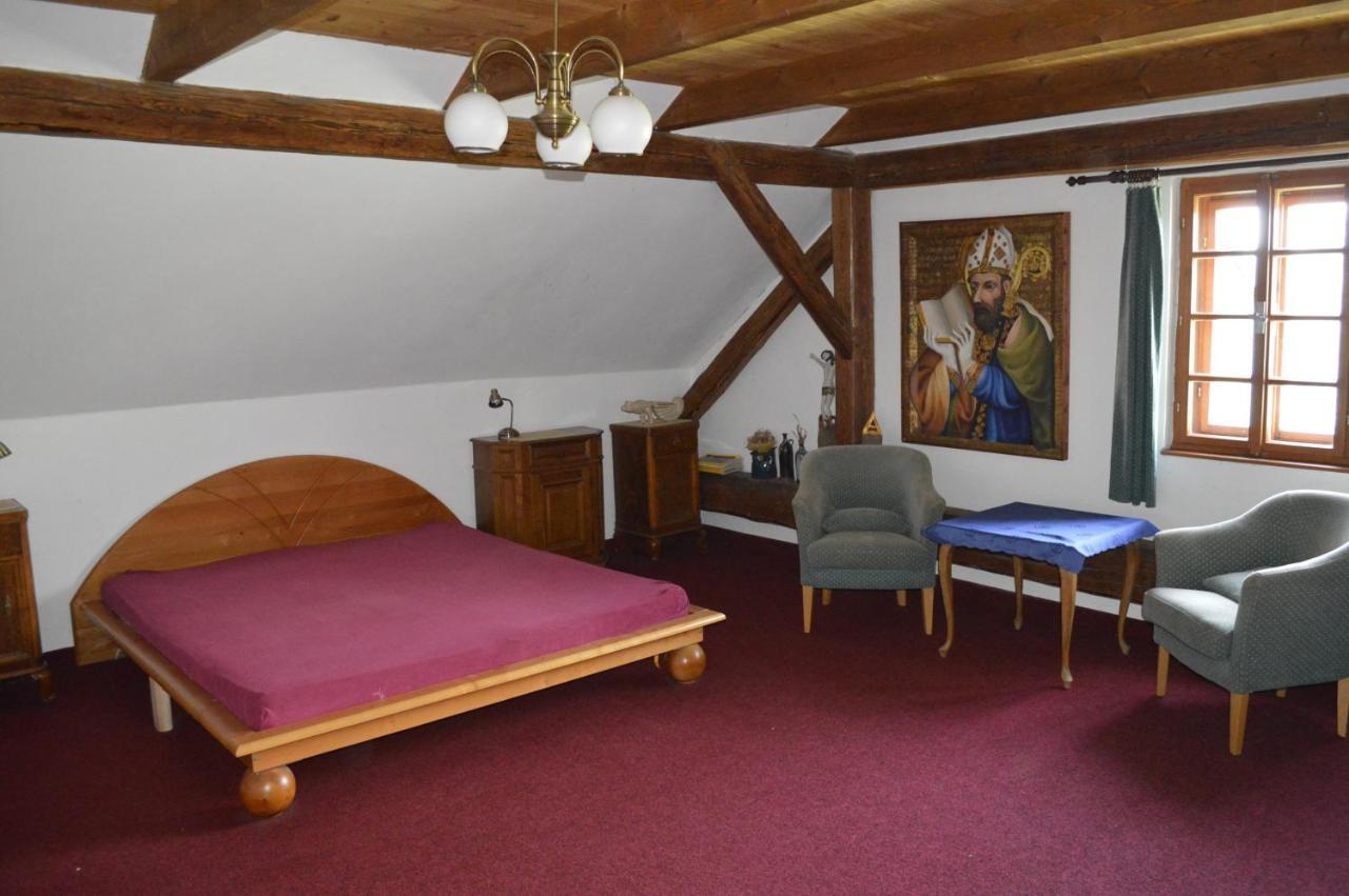 Penzion Medvedi Paseka Nová Bystřice エクステリア 写真